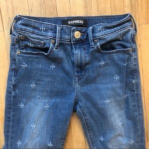 Express distressed ankle jean